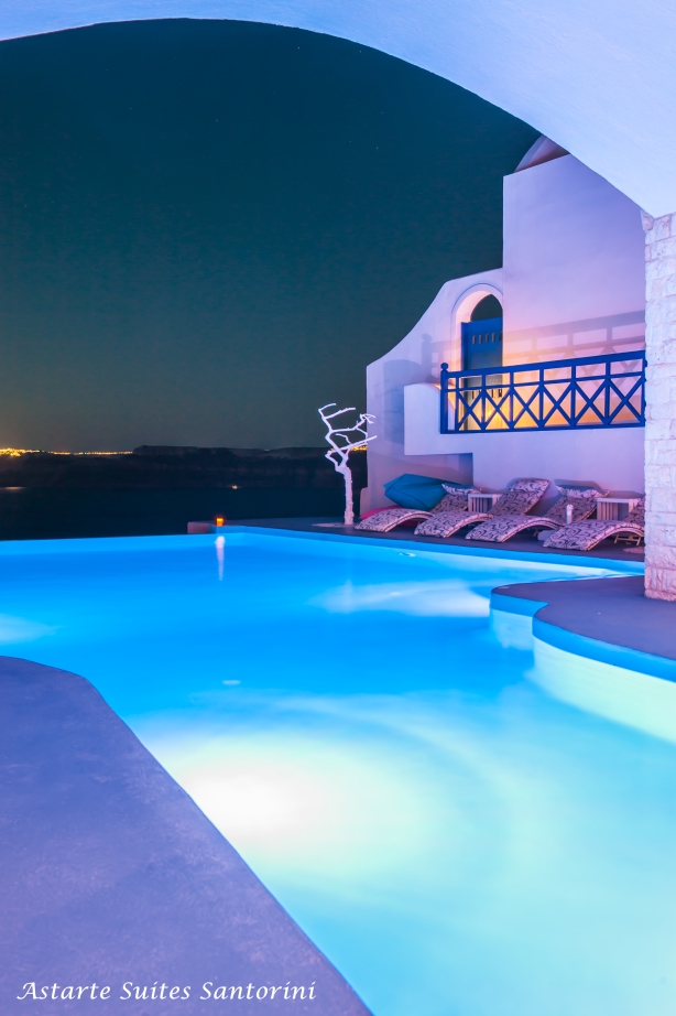 Astarte Suites in Santorini - Infinity pool